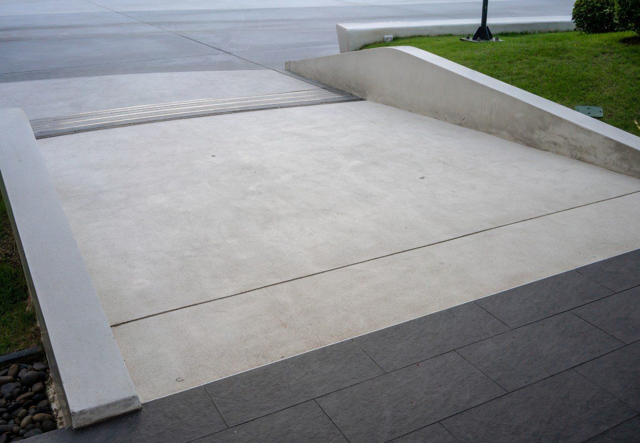 a reasonably sloped concrete driveway in Boynton Beach FL
